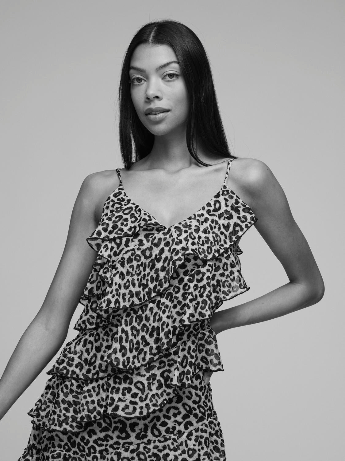 model_shot-creative